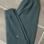 Lululemon  Freshly Jogger *29" size 4
Sea‎ Steel Photo 0