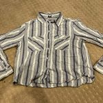 EXPRESS Cropped Button Up Photo 0