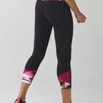 Lululemon Pace Rival Crop
Black / Pigment Wind Berry Rumble Multi / Berry Rumble Photo 8