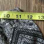 Ultra Flirt Black & White Cropped Wide Leg Pants Photo 9