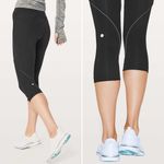 Lululemon Lead The Pack Crop 23" Legging Tight in Black Size 4 Photo 1