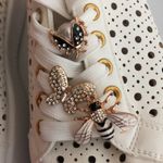Dolce Vita nwt Bee Charm White Laser Cut Sneaker Size 7 Photo 4