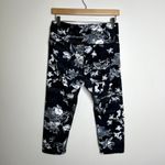 Old Navy  Active Floral Capri Leggings Photo 1