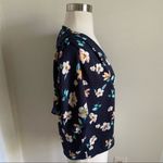 Elodie  floral short sleeve blouse size
XS. Photo 3