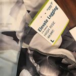 Old Navy Women black white floral  athletic legging Photo 2