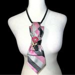 Elegant Pink and Black necktie Necklace with Brooch. New Photo 1
