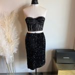 Black Sequin Knee Length Pencil Skirt Photo 4