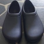 Crocs  Black Slip Resistant Work Clogs SIZE 8M 10W – Like New Photo 1