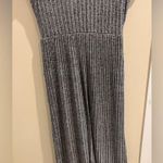 Grey Stripe V Photo 6
