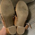 Andrew Geller  Tan Slingback Sandals w/ Silver Circular Designs, Size 9M Photo 7