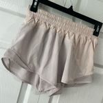 Lululemon  Hotty Hot Short Asym Light Chrome/White sz:4 4” Asymmetrical Photo 2