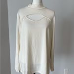 Como Blu super soft new with tag top with cut out in a size 3X cream work casual Photo 11