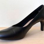 Clarks soft cushion round toe Black pumps  Photo 1