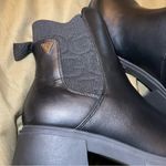 Guess Women  chelsea boots size 5 1/2 Photo 2