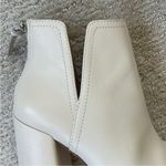 Steve Madden EUC  Leather Thrived Heeled Ankle
Boots Ivory Size 7 Photo 5