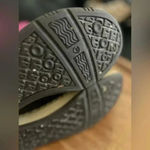 Skechers  boots size 6 super cozy winter boots Photo 5