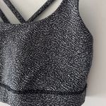 Lululemon  Energy Bra Criss Cross Back Power Luxtreme Ripple Jacquard Black White Photo 4