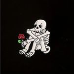 White Skeleton Flower Shape Brooch Pin Vintage Style Anime Pin‎ Clothing Decor Photo 1