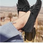 Minnetonka Gray suede  moccasins Photo 6