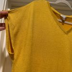 Orvis Gold Tee Shirt Size L Shortsleeve V-Neck Quiet Luxury Loose Fit Casual Photo 3