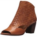Patricia Nash EUC Woven Leather Rosetta Peep Toe Booties Light Brown Size 9.5 Photo 1