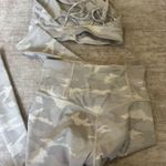 Athleta  elation matching set size small Photo 2