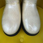 UGG  Classic Clear Mini Size 8 USA Water Repellent Cream Color Women’s Photo 1