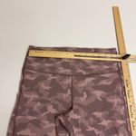 Athleta  Leggings Womens Large Tall Pink Camo Ultimate Stash Pocket Texture Capri Photo 7