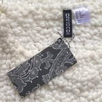 Divided NWT ~  Off White Soft & Sexy Bumpy Winter Sweater ~ Womens Size XS Photo 3