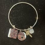 Costume Silver Bridesmaid Charm Bracelet preloved Photo 0