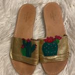 Kate Spade  SANDALS SIZE 7.5 good condition color gold with green and red Photo 10