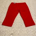 st. john's bay NWT St. John’s Bay Women’s Petite Mid Rise Red Capri Jeans Size 14P Photo 2