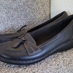 Clarks Womens Leather Loafers Size 10 Photo 2