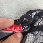 Elle  Womens Blk Wht Stripe Lace Detail Top‎ Cap Sleeve Size Xs Photo 2