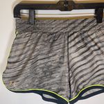 Under Armour Women’s Heat Gear Fitted Running Shorts Gray/Black Size SP Photo 4