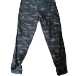 Athleta  Farallon Jogger Sweatpants in Olive Green Camo Print Size 6 Photo 3