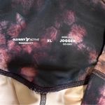 Old Navy  Women’s Joggers Photo 1