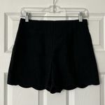 Yenissi Scallop Hem Shorts Photo 0
