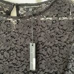 Alison Andrews Alison Andrew’s lace top Photo 3