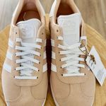 Adidas originals Women's GAZELLE INDOOR Sneakers IH5482 Magic Beige Sz 7.5 Photo 0