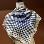 Beautiful Vintage Silk Scarf. Photo 2