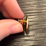 Vintage 1988 Mary Kay 25 Years Faux Diamond Chip Gold Tone Lapel Pin Round Photo 4