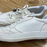 MIA  Casual Fashion Sneakers Women's 11 White Leather Lace Up Comfort Shoes S44 Photo 3