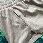 Gapfit tan running shorts, two pockets, stretchy Photo 8