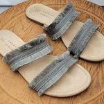 LC Lauren Conrad Lauren Conrad Women's Size 8-9 Medium Gray Two Strap Fringy Sandals Photo 0