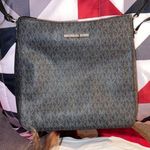 Michael Kors Mk Jet Set Messenger Bag Photo 0