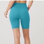 Alo Yoga Seamless High-Waist Ribbed Biker Short Photo 1