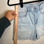 American Eagle Highest Rise Baggy Denim Shorts Light Wash Distressed Size 6 Blue Photo 5
