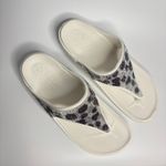 Skechers  Foamies Cali Breeze 2.0 Thong Sandals in Uproar White Photo 5