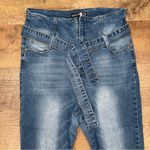 Boohoo Blu High-Waist Belted Skinny Jeans Photo 8